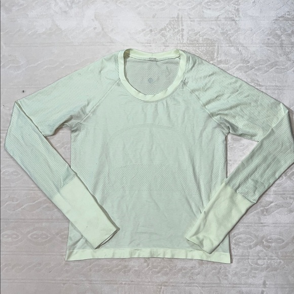 Lululemon‎ Swiftly Tech Long-Sleeve Shirt 2.0 (8) - Picture 1 of 6